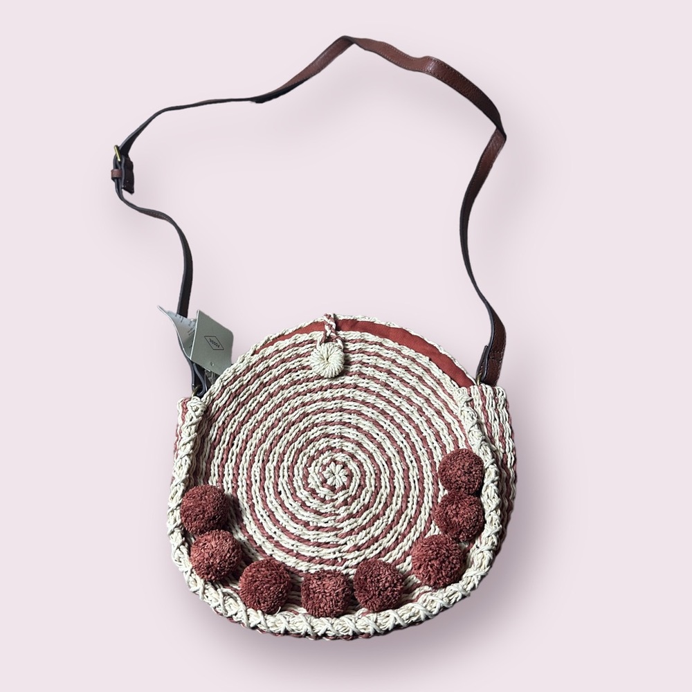 NWT Fossil Faye Crossbody Straw Woven Handbag Terracotta Accents Brown Strap - Picture 1 of 10